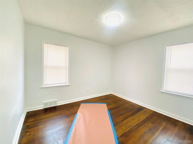 18922 Fenmore Street, Detroit, MI 48235