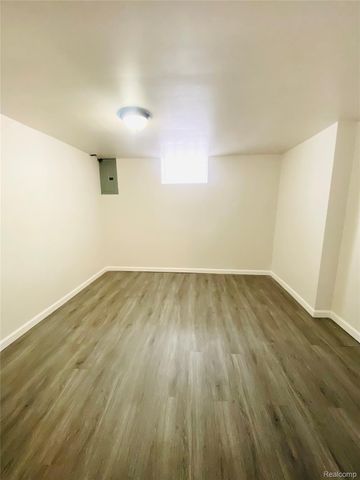 18922 Fenmore Street, Detroit, MI 48235