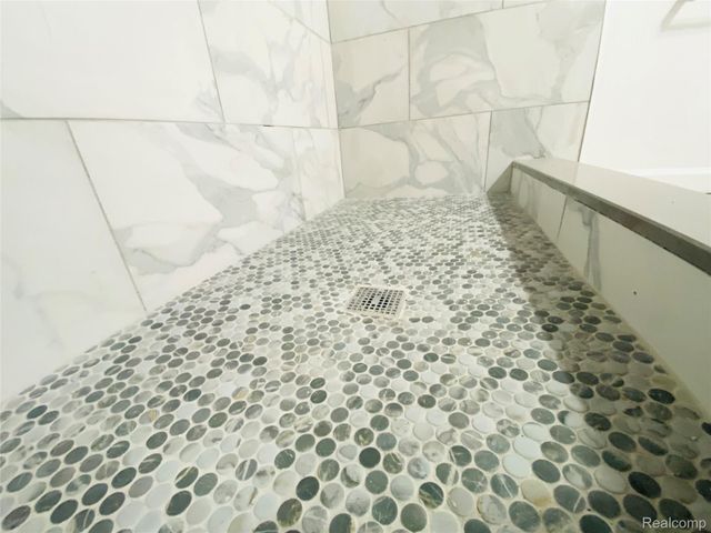 18922 Fenmore Street, Detroit, MI 48235