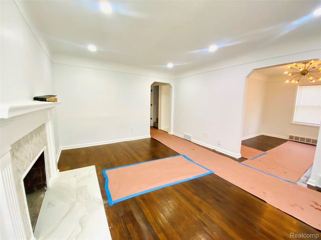 18922 Fenmore Street, Detroit, MI 48235