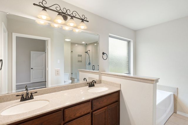 106 Poinsetta Drive, Palmer, TX 75152