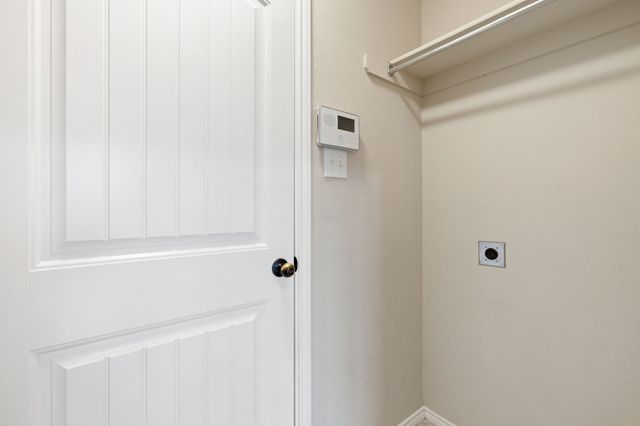 106 Poinsetta Drive, Palmer, TX 75152