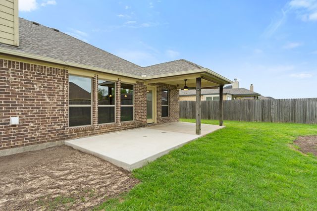 106 Poinsetta Drive, Palmer, TX 75152