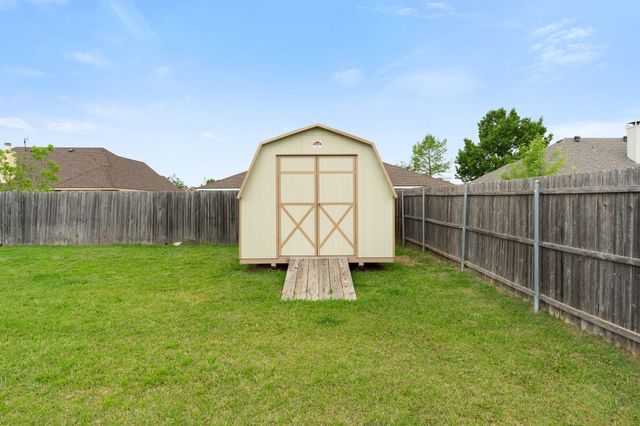 106 Poinsetta Drive, Palmer, TX 75152