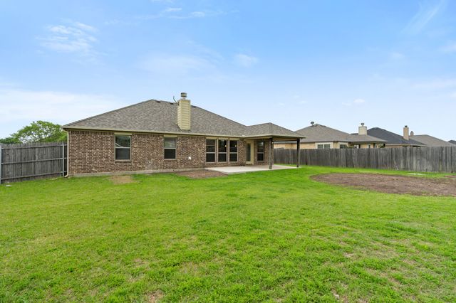 106 Poinsetta Drive, Palmer, TX 75152