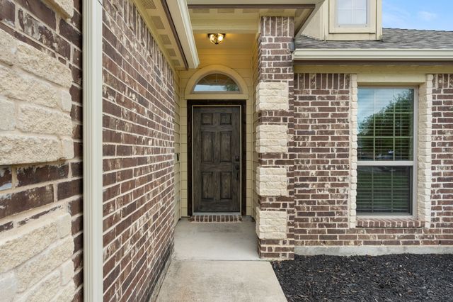 106 Poinsetta Drive, Palmer, TX 75152