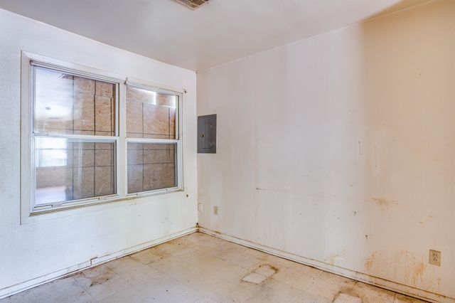 1642 N Lorraine, Wichita, KS 67214