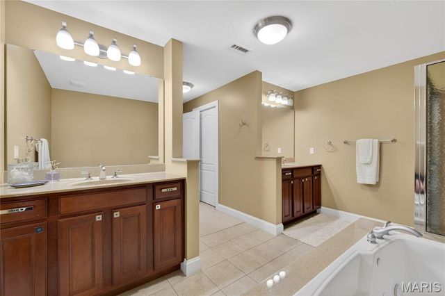 540 N And South Road 103, University City, MO 63130