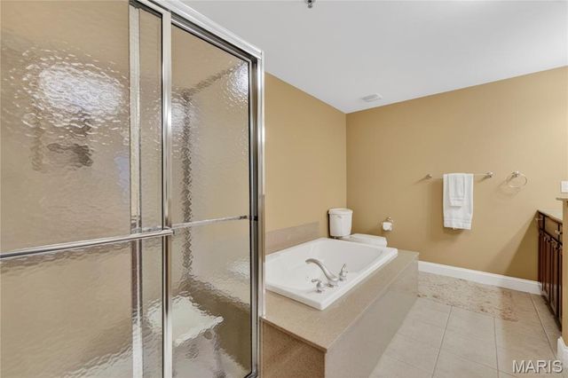 540 N And South Road 103, University City, MO 63130