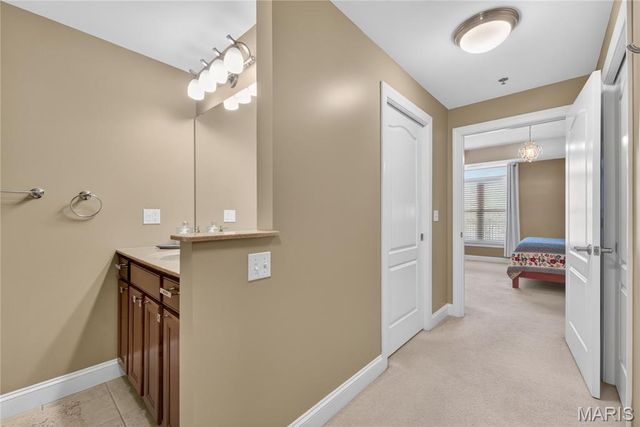 540 N And South Road 103, University City, MO 63130