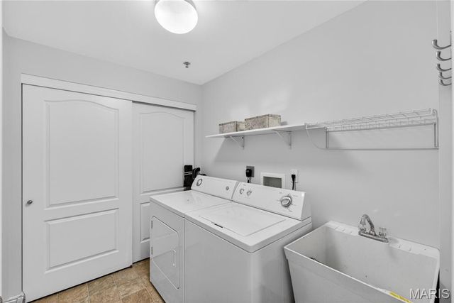 540 N And South Road 103, University City, MO 63130