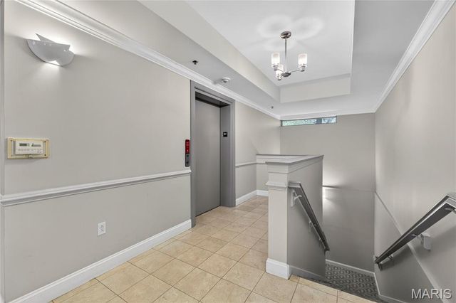 540 N And South Road 103, University City, MO 63130