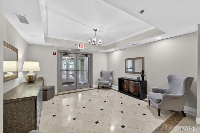 540 N And South Road 103, University City, MO 63130