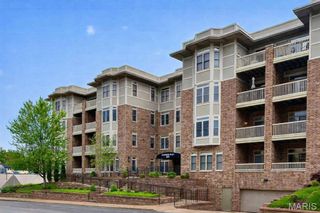 540 N And South Road 103, University City, MO 63130