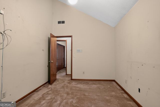 612 Tom Smith Road SW, Lilburn, GA 30047