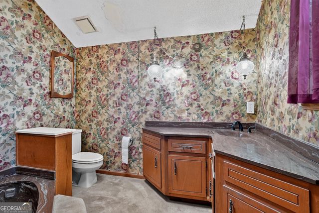 612 Tom Smith Road SW, Lilburn, GA 30047