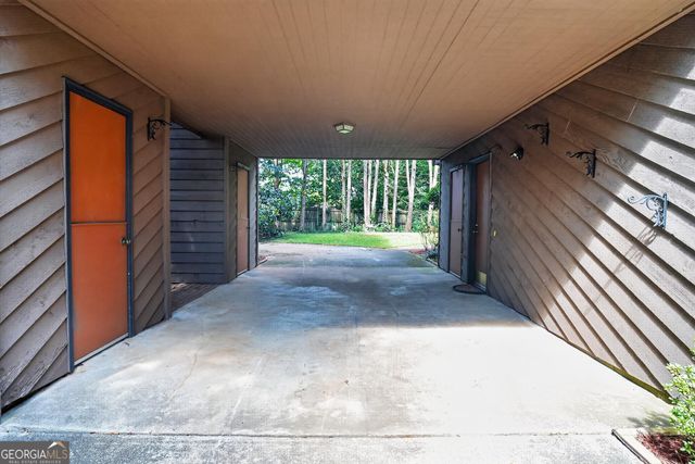 612 Tom Smith Road SW, Lilburn, GA 30047