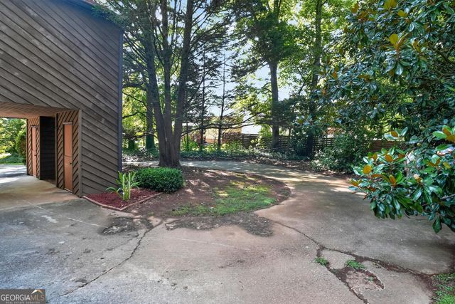 612 Tom Smith Road SW, Lilburn, GA 30047