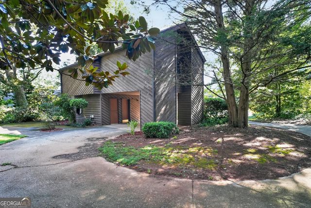 612 Tom Smith Road SW, Lilburn, GA 30047