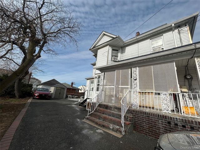 160 N Central Avenue, Valley Stream, NY 11580
