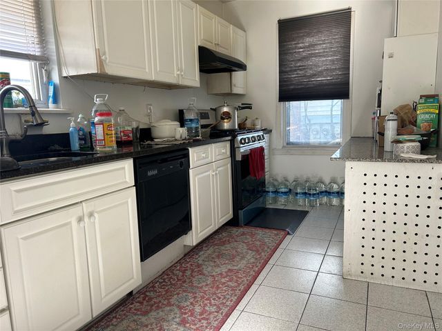 160 N Central Avenue, Valley Stream, NY 11580