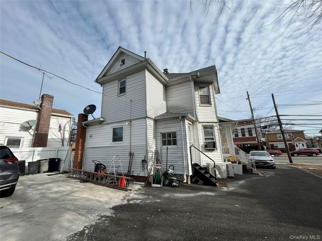 160 N Central Avenue, Valley Stream, NY 11580
