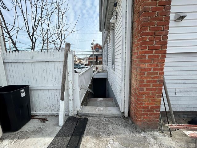 160 N Central Avenue, Valley Stream, NY 11580