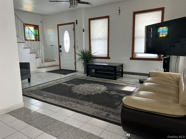 160 N Central Avenue, Valley Stream, NY 11580