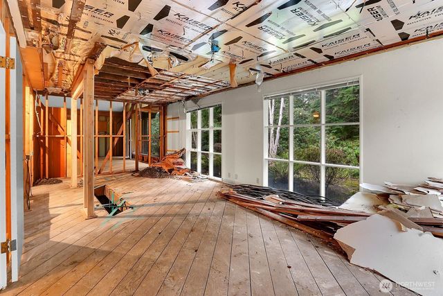 10815 Algonquin Road, Woodway, WA 98020