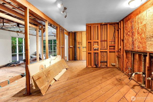 10815 Algonquin Road, Woodway, WA 98020