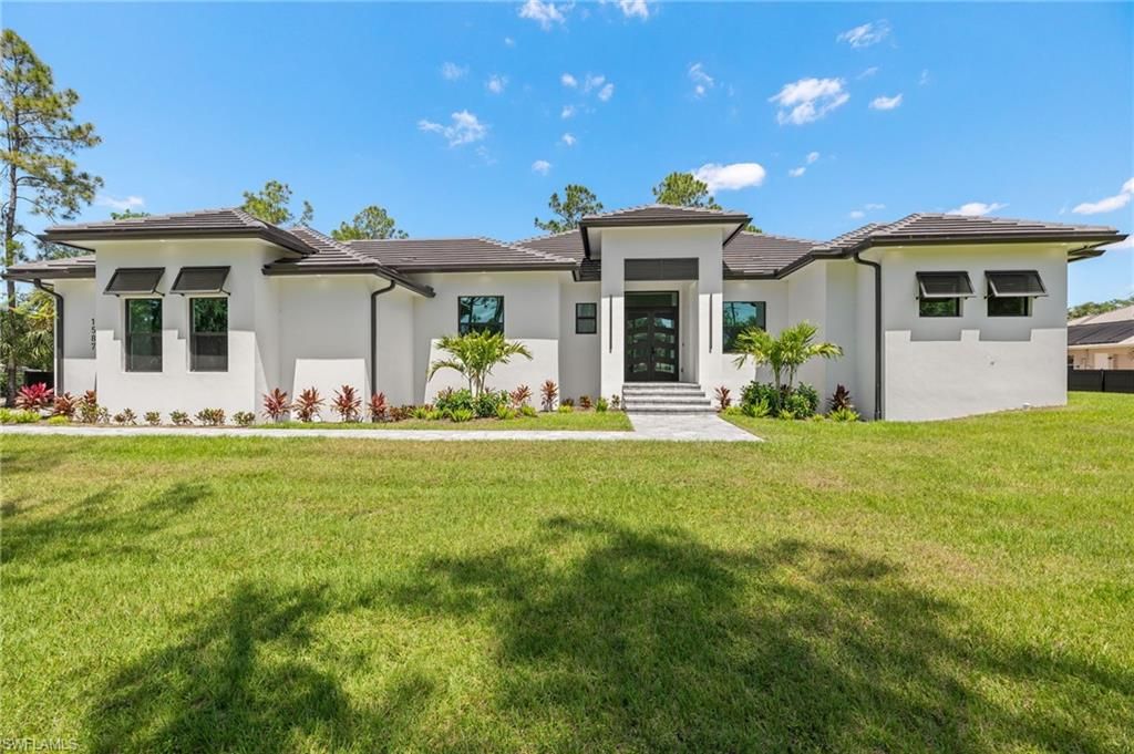 1587 Golden Gate BLVD W, NAPLES, FL 34120 — exterior