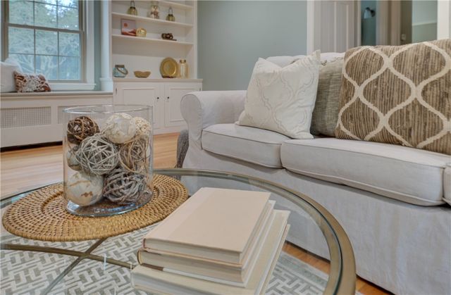 8 Lee Road, Barrington, RI 02806
