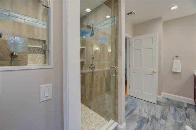 8 Lee Road, Barrington, RI 02806