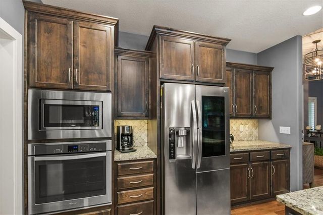 1205 SE Woodbine Drive, Blue Springs, MO 64014