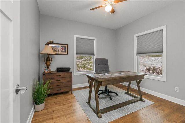 1205 SE Woodbine Drive, Blue Springs, MO 64014