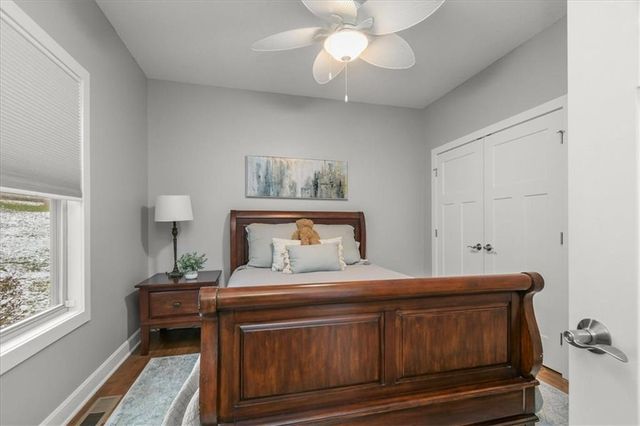 1205 SE Woodbine Drive, Blue Springs, MO 64014
