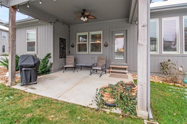1205 SE Woodbine Drive, Blue Springs, MO 64014