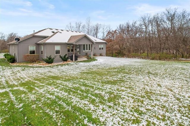 1205 SE Woodbine Drive, Blue Springs, MO 64014