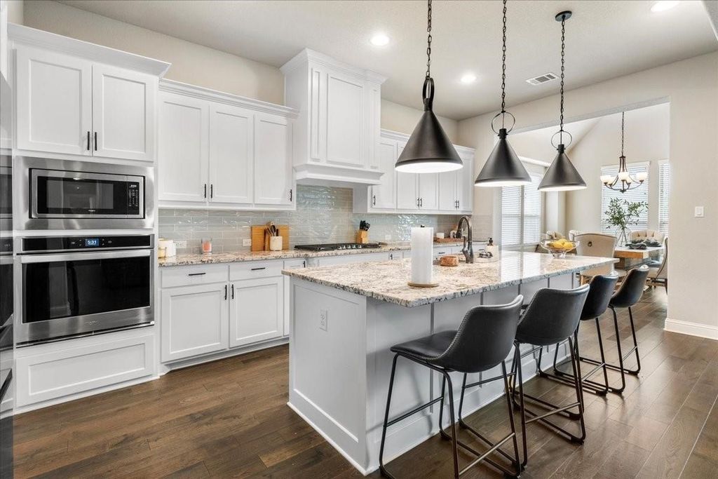 1218 Woodside Drive, Mansfield, TX 76063