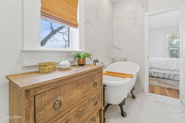 5349 10th Street, Malone, FL 32445