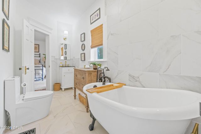 5349 10th Street, Malone, FL 32445