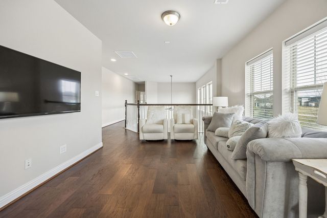 1800 Roundtree Circle W, Fort Worth, TX 76008