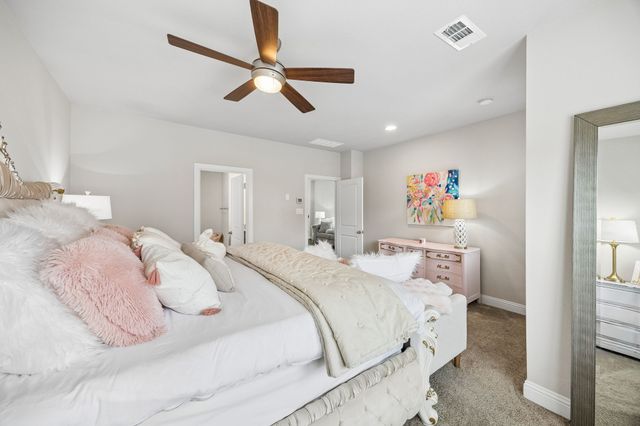 1800 Roundtree Circle W, Fort Worth, TX 76008