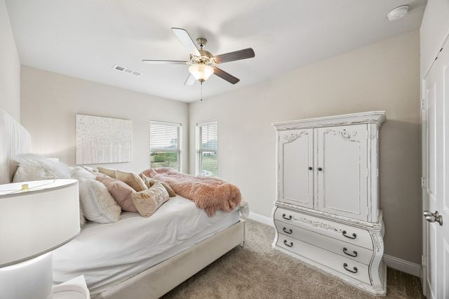 1800 Roundtree Circle W, Fort Worth, TX 76008