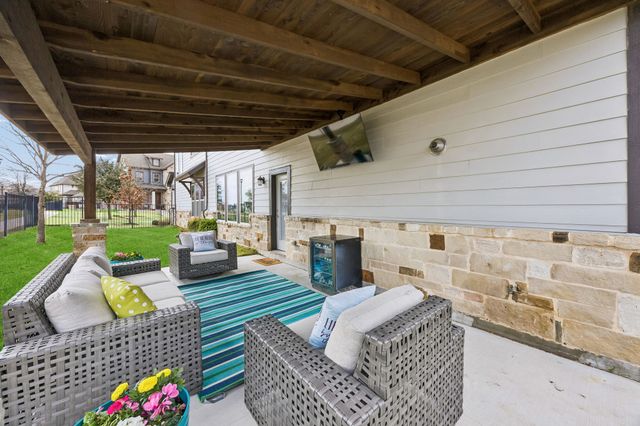 1800 Roundtree Circle W, Fort Worth, TX 76008