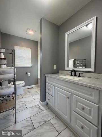 24 CRAIG DR, Woodbury, NJ 08096