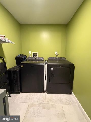 24 CRAIG DR, Woodbury, NJ 08096