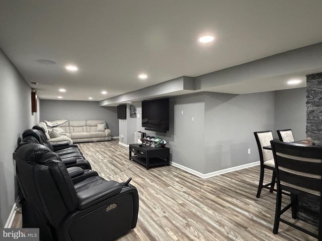 24 CRAIG DR, Woodbury, NJ 08096