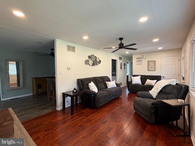 24 CRAIG DR, Woodbury, NJ 08096