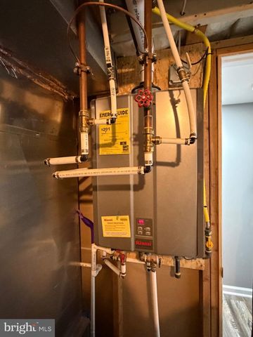 24 CRAIG DR, Woodbury, NJ 08096